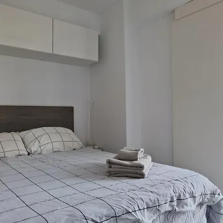 Apartment 1 Bedroom *